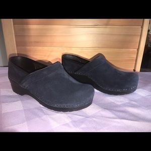 BRAND NEW Dansko Professional Suede Clogs